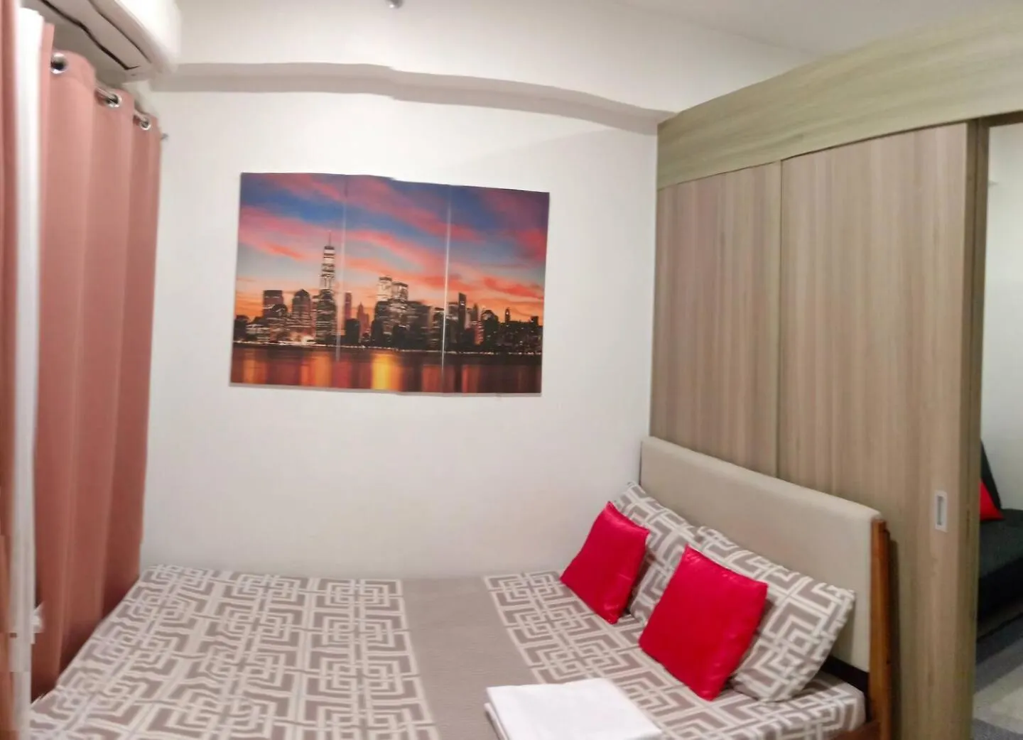 1 Bedroom Unit In Fame Residence Tower 2 - 19Th Manila 0*,  Philippines